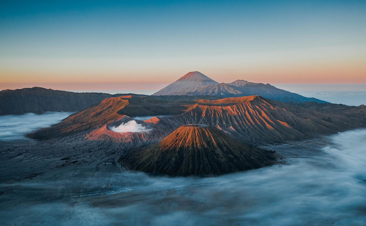 朝焼けとキラウェア火山の溶岩の風景 ハワイの風景 | Beautiful Photo.net | 世界の絶景 美しい景色