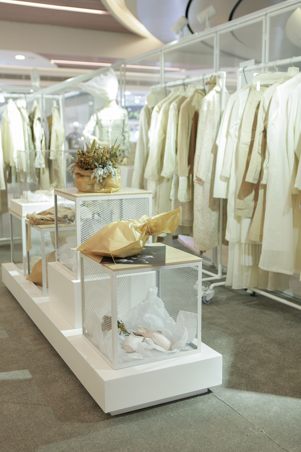 商场店铺门口静态展  服装展  艺术展深圳/室内设计师/5年前/889浏览