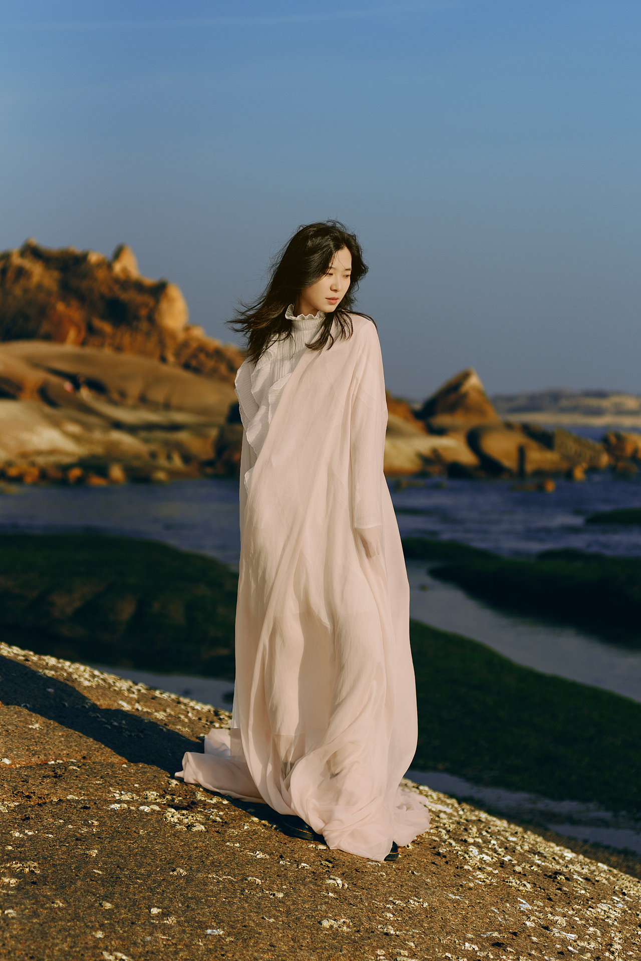 伴着晴空奔向落日