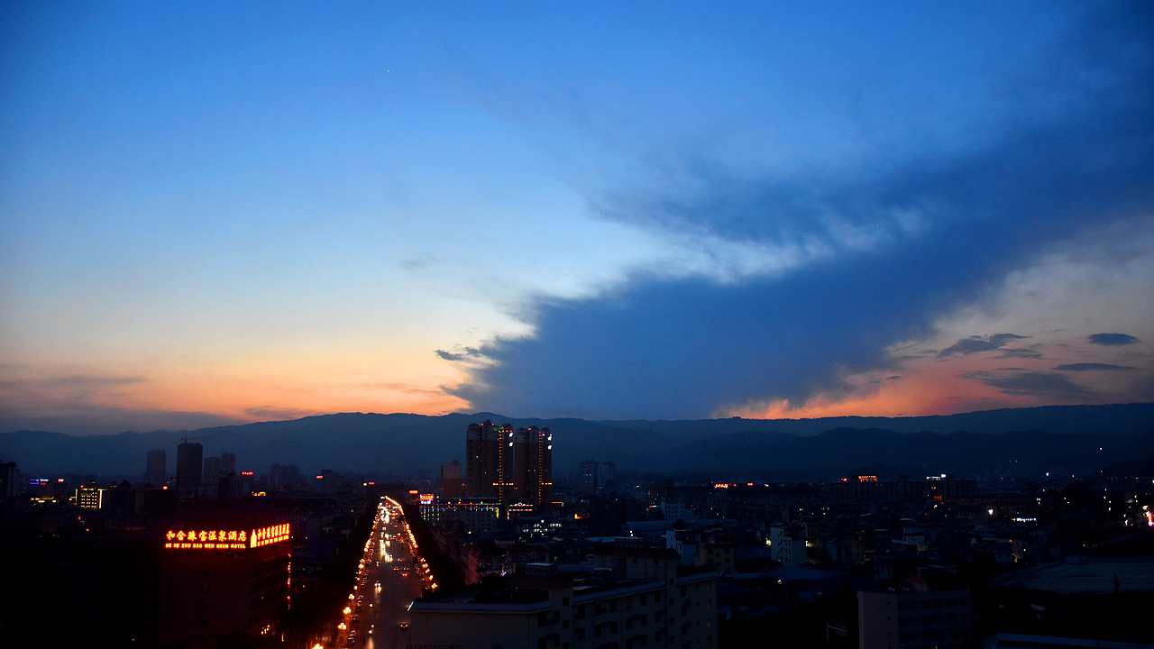 天空,宁静而永恒