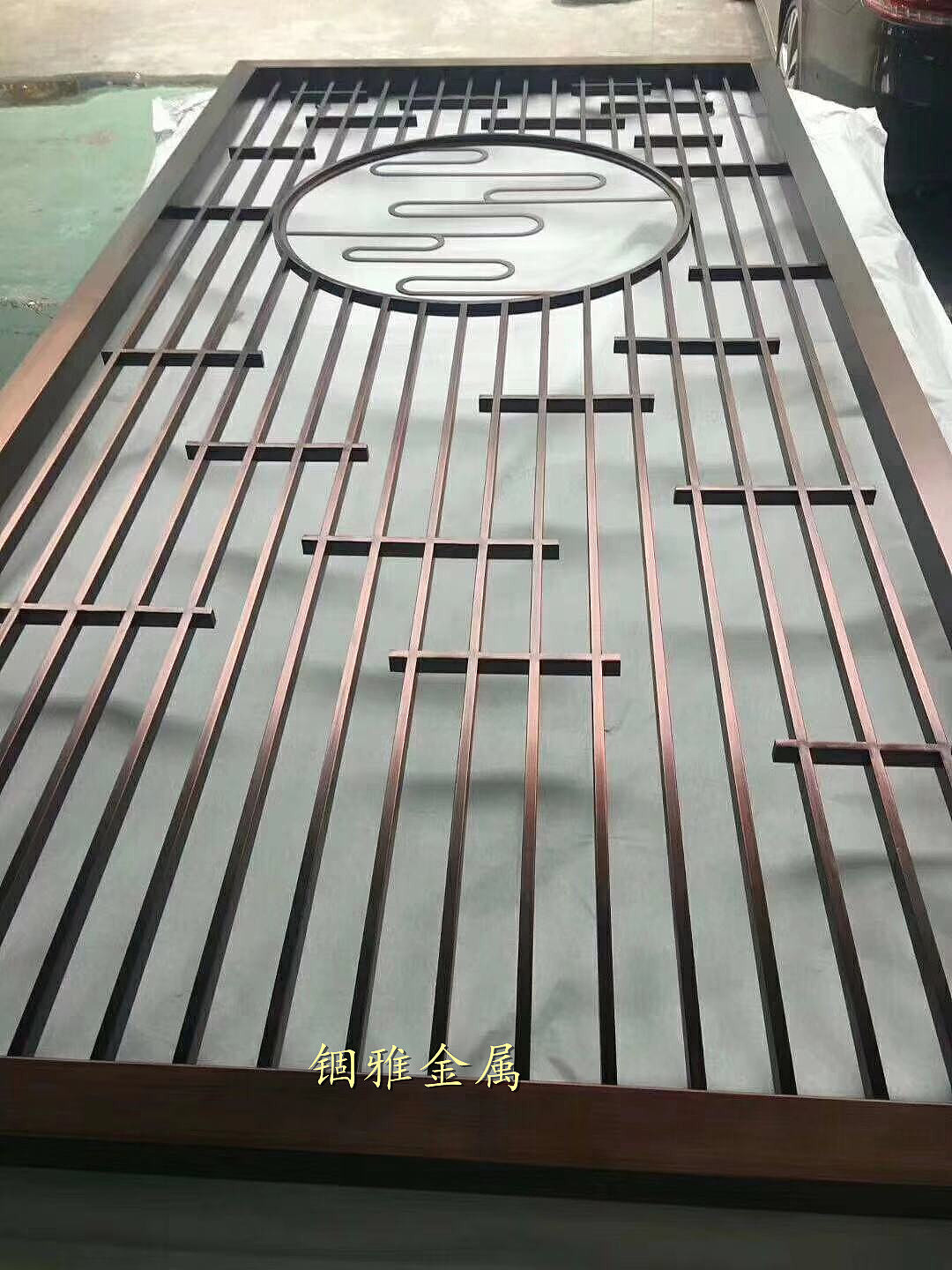 黑钛金拉丝不锈钢管焊接花格屏风