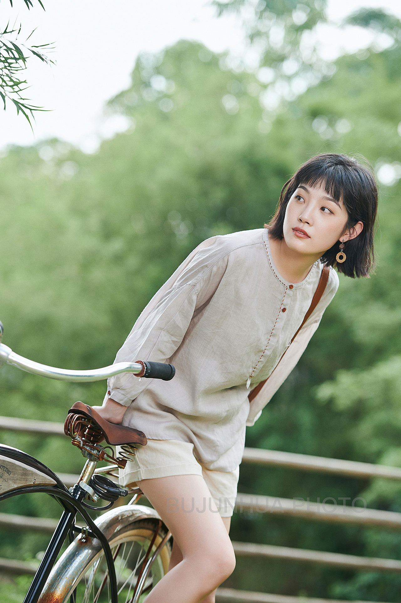 棉麻女装外景拍摄（图ZMjExNDAzODQ0） - 人像摄影 - 站酷设计师摄影师卜俊华原创素材 - 站酷ZCOOL