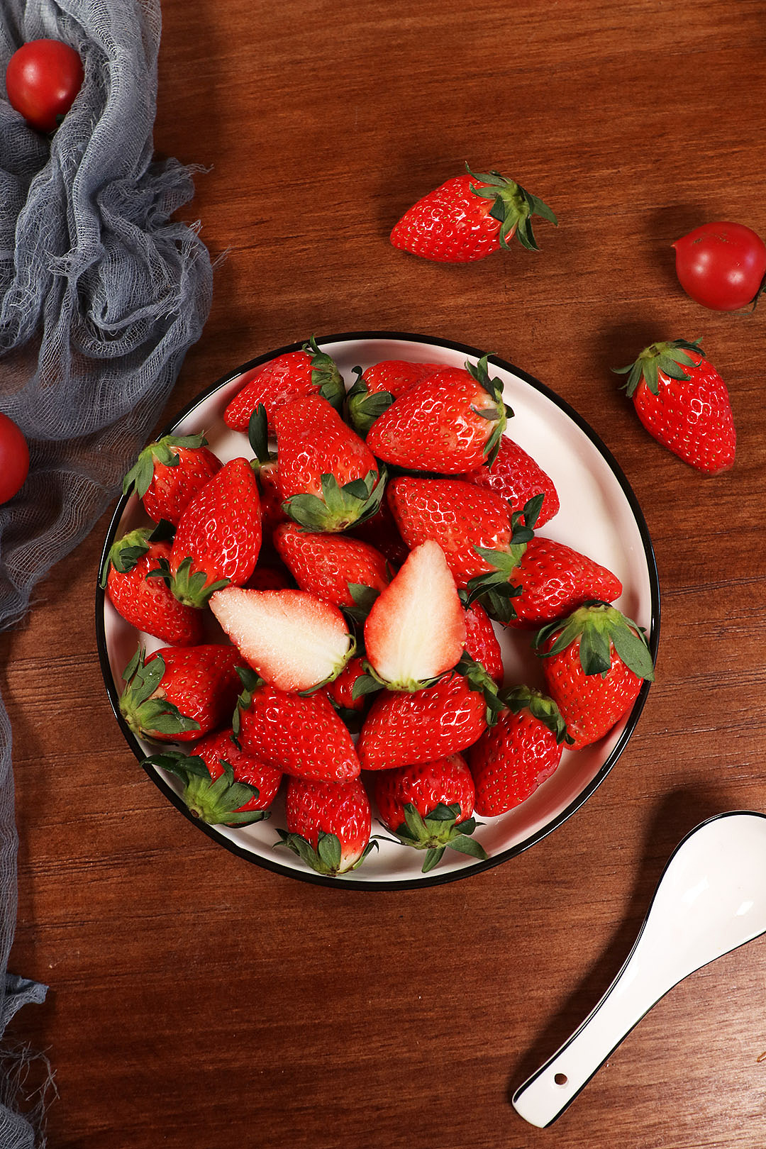 草莓季丨新鲜奶莓来袭丨飞鸟传媒——专注生鲜电商摄计