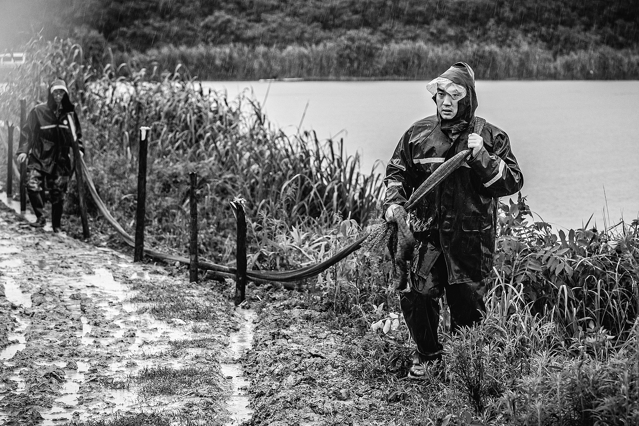 防汛抗灾现场（图ZMjE1NjQzNjg4） - 人文/纪实摄影 - 站酷设计师Alex1205原创素材 - 站酷ZCOOL