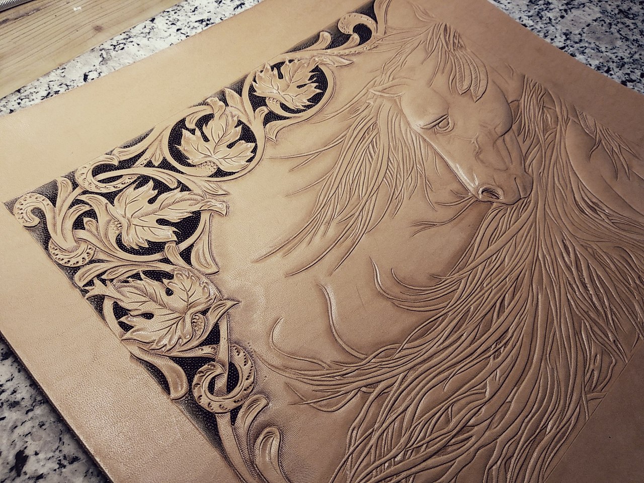 皮雕印第安骏马拉链长夹