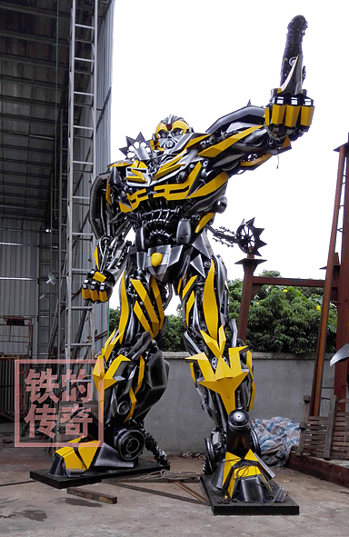 铁的传奇2014钢雕艺术的扛鼎作品问世:7米高变4版大黄蜂永驻重庆武隆风景区