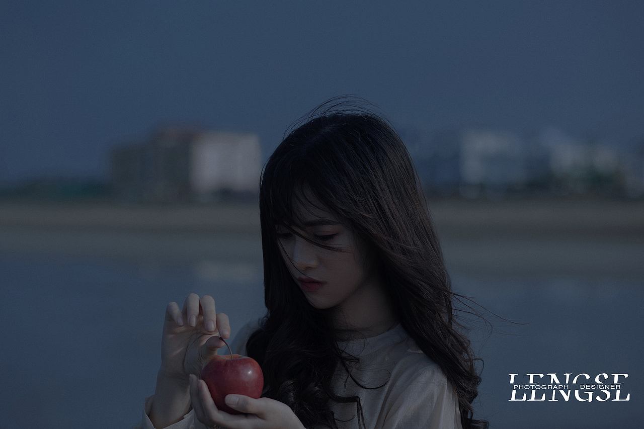 比悲伤更悲伤的故事（图ZMjU3NTMxMzI0） - 人像摄影 - 站酷设计师只此山青原创素材 - 站酷ZCOOL