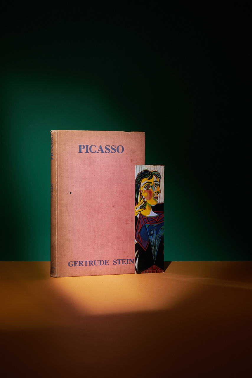 yann debelle de montby藏书 静物摄影 书籍光影