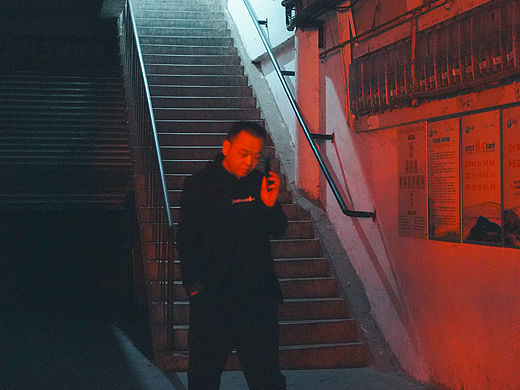 重庆的老街夜雨