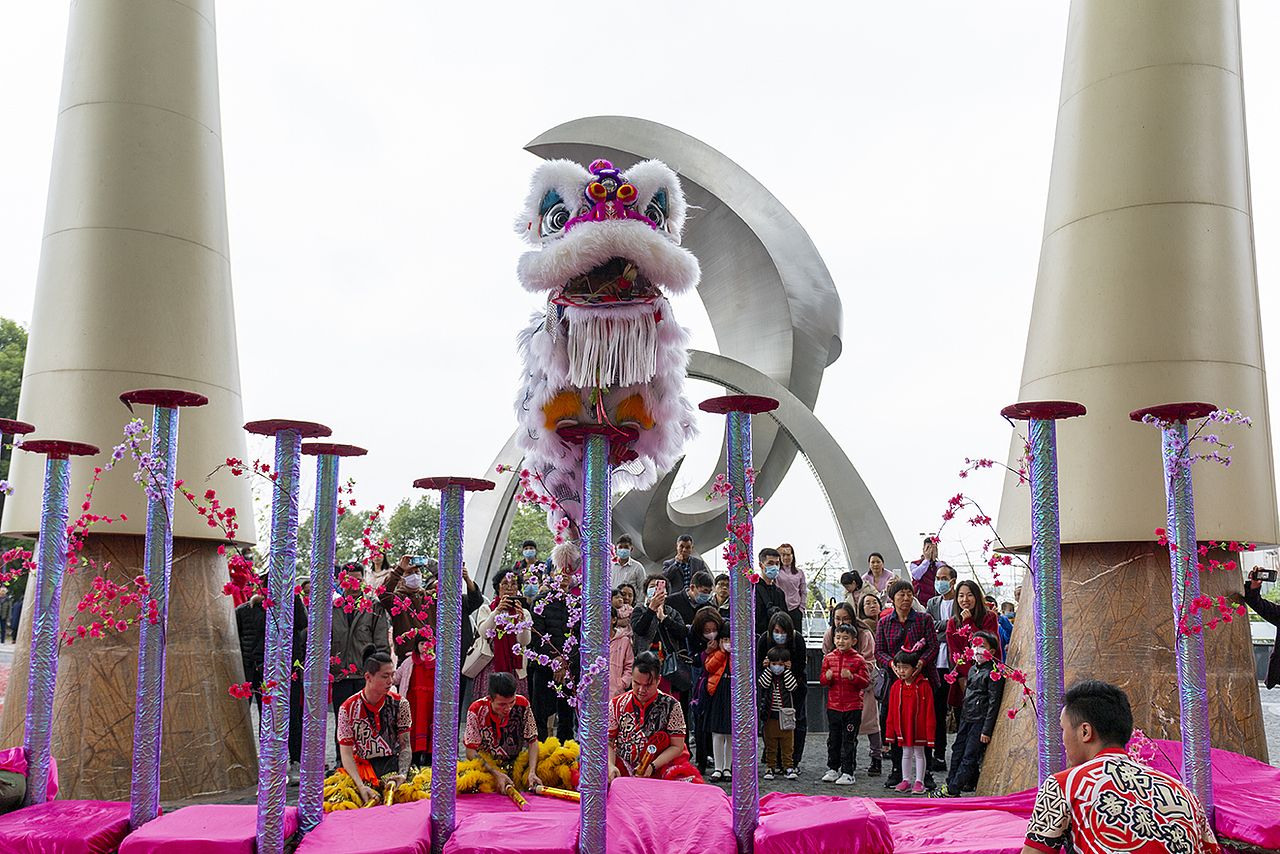 春节｜舞狮（图ZMjAwOTU1OTcy） - 人文/纪实摄影 - 站酷设计师垃圾中的战斗机原创素材 - 站酷ZCOOL