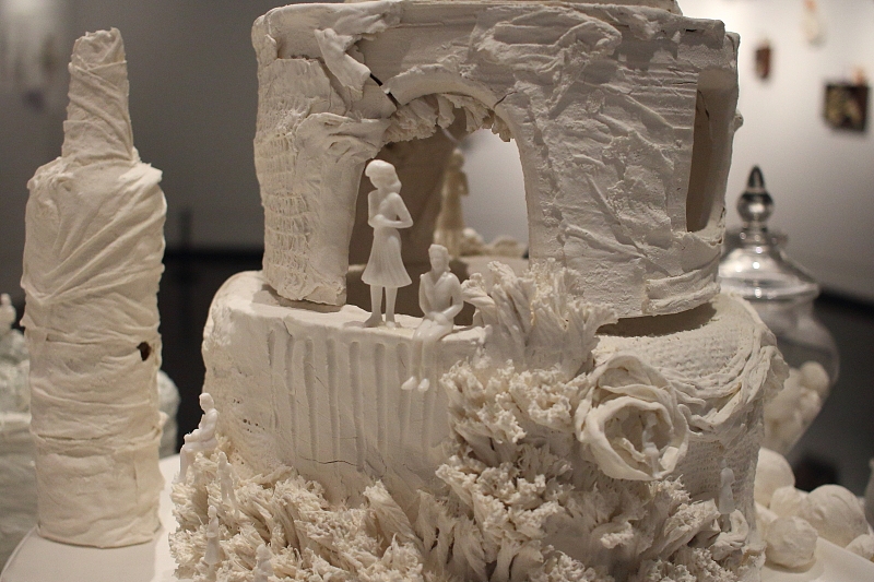 作品：甜蜜伪装