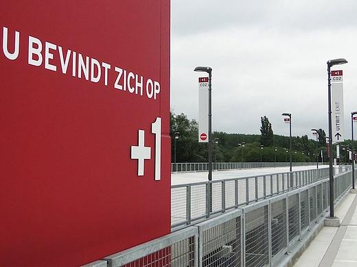 AZ-SINT-MAARTEN医院停车场巧用颜色标识提升用户体验