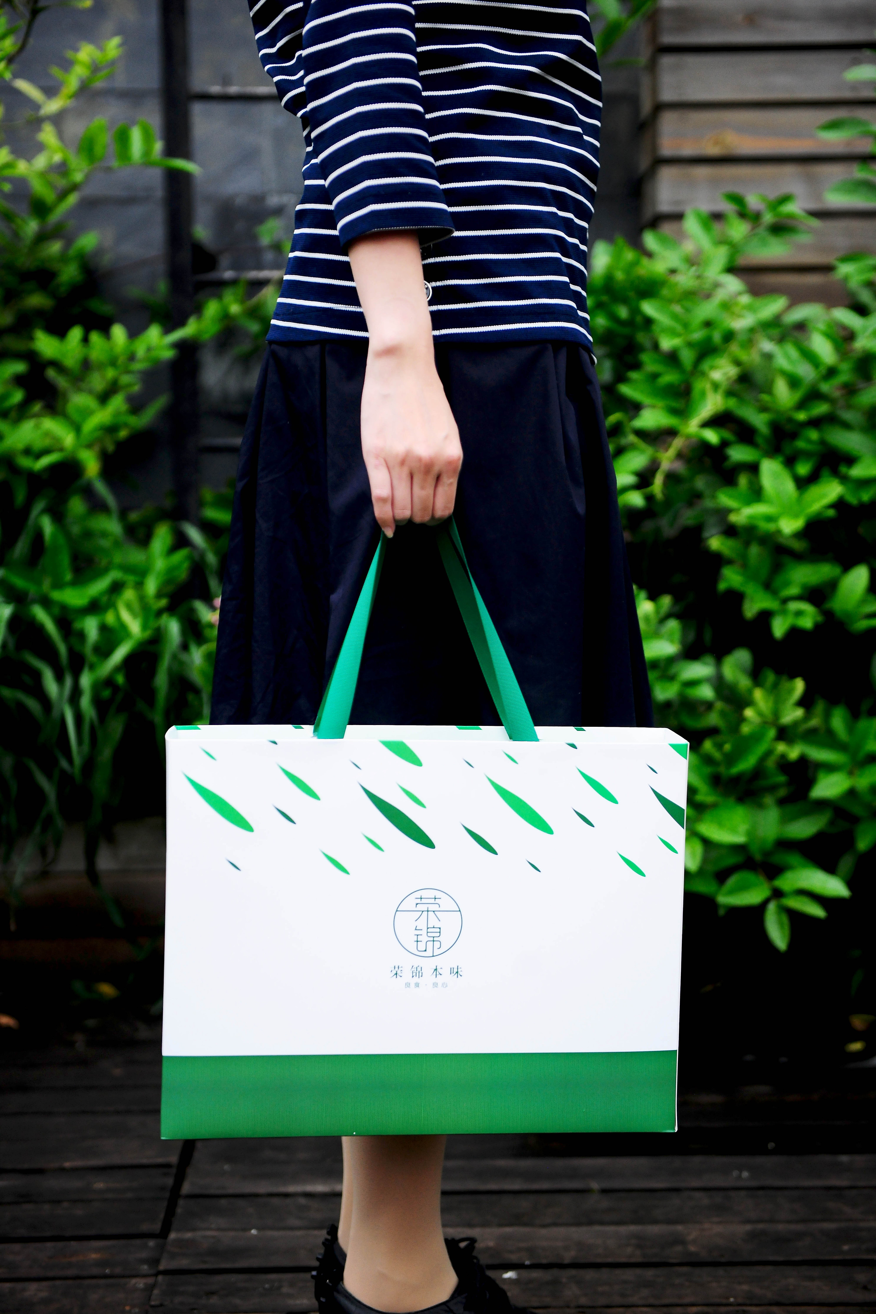 粽叶雨|平面|包装|张兔兔牙 - 原创作品 - 站酷 (zcool)