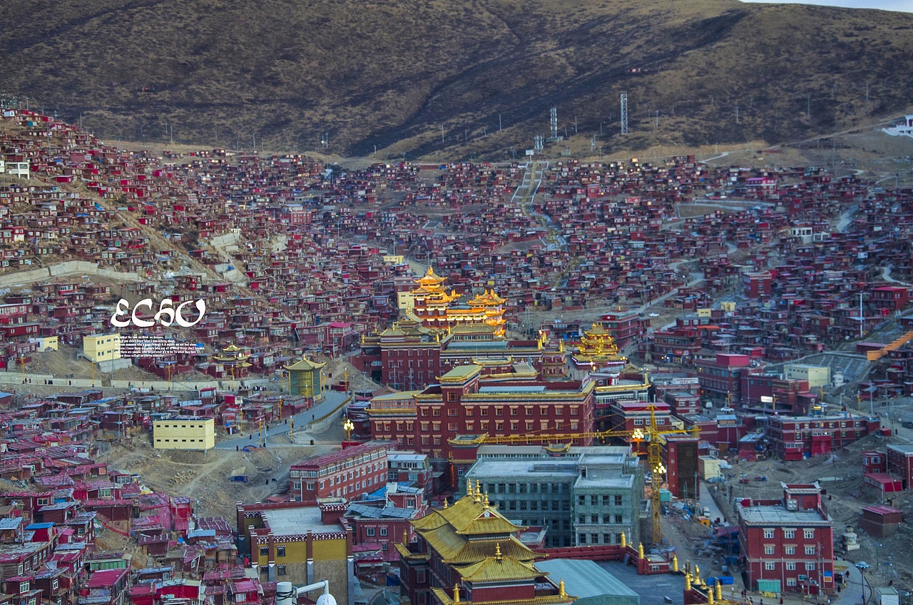 【CRXM】虔诚红色桃源--色达