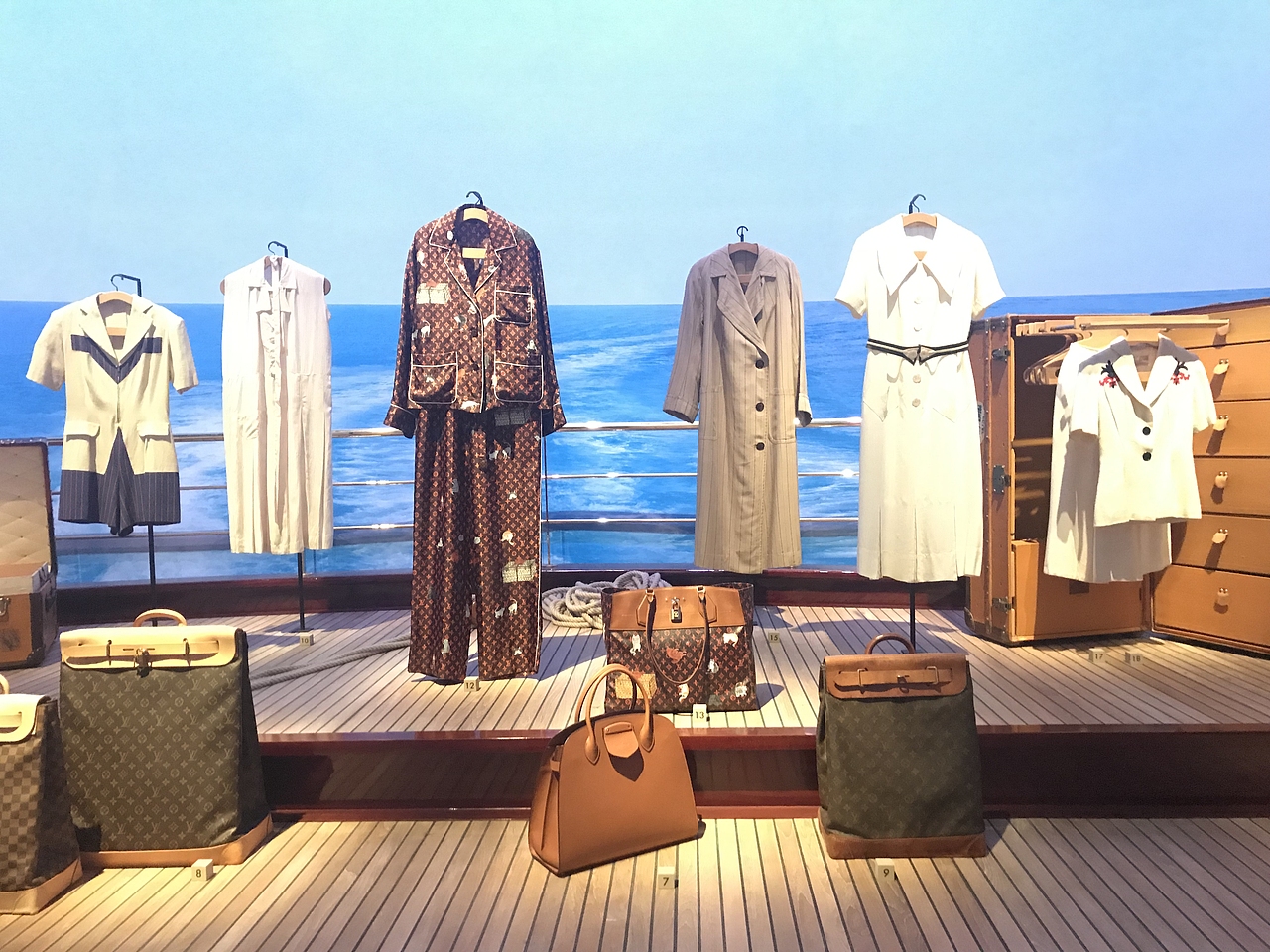 路易威登展览《飞行 航行 旅行-路易威登》