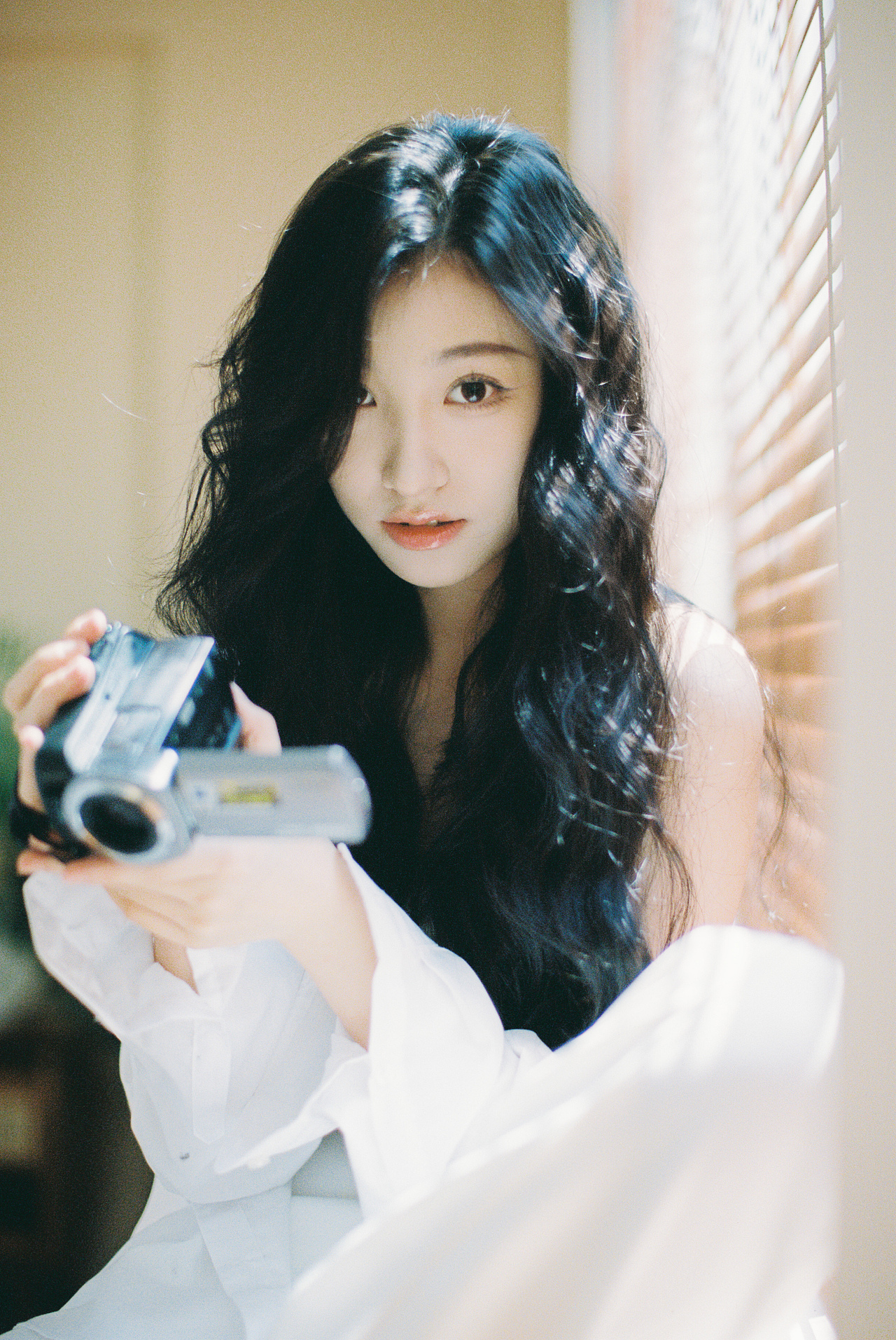 “请你,望向我的镜头深处”——赵丽思写真集