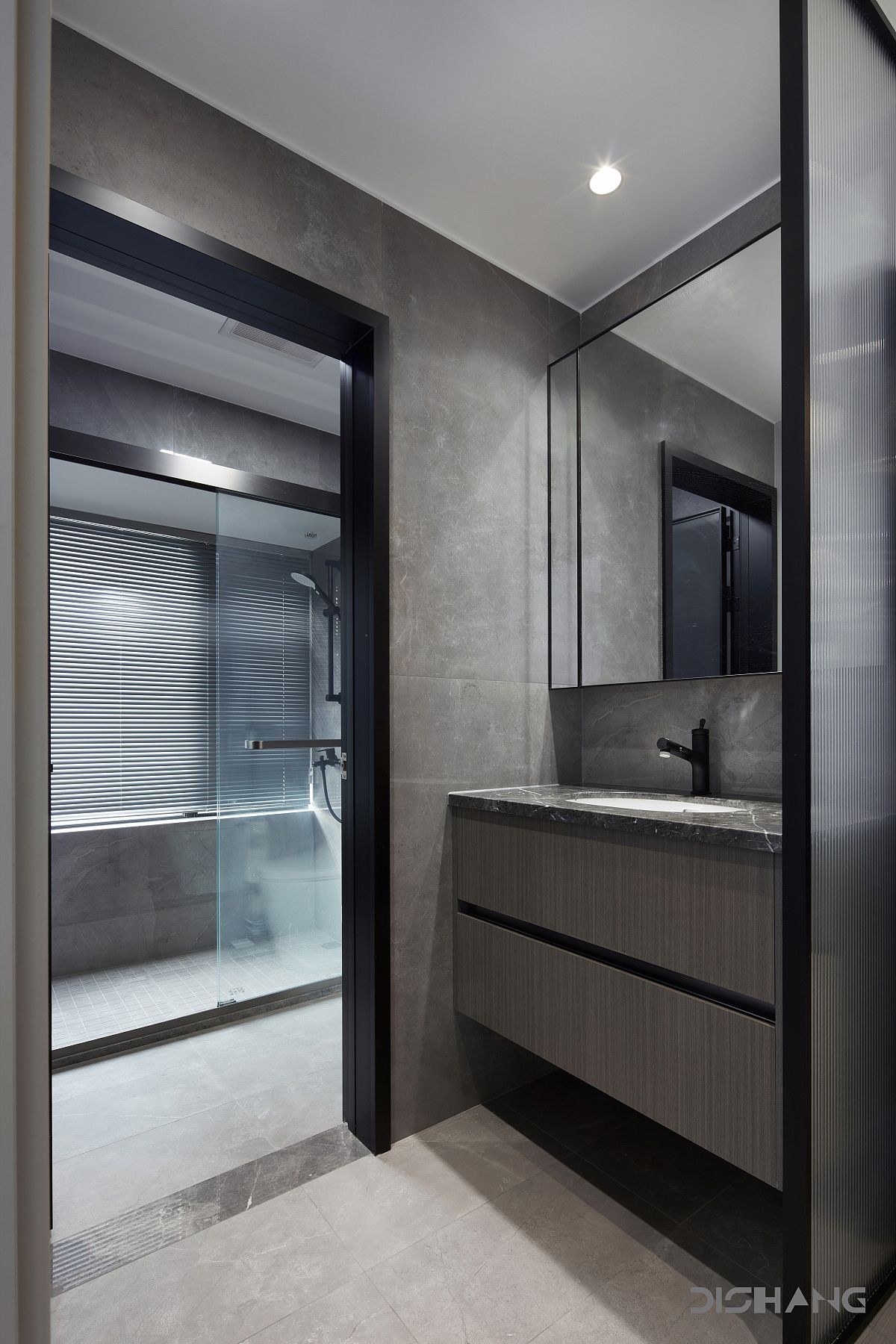 148㎡轻奢风,光影深浅下的生活感