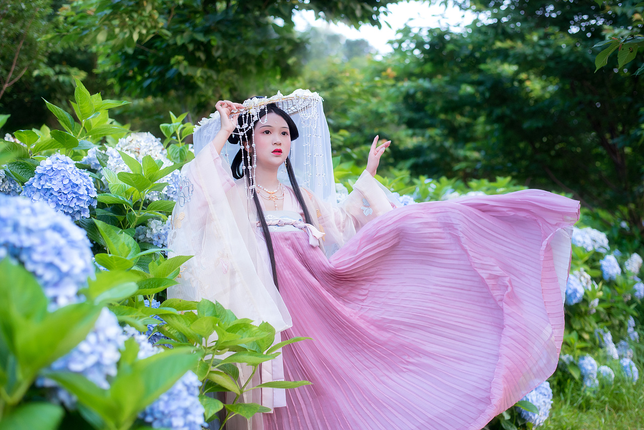 客\绣球花（图ZMTY2NjkxNjg4） - 人像摄影 - 站酷设计师荮桑不是药桑原创素材 - 站酷ZCOOL