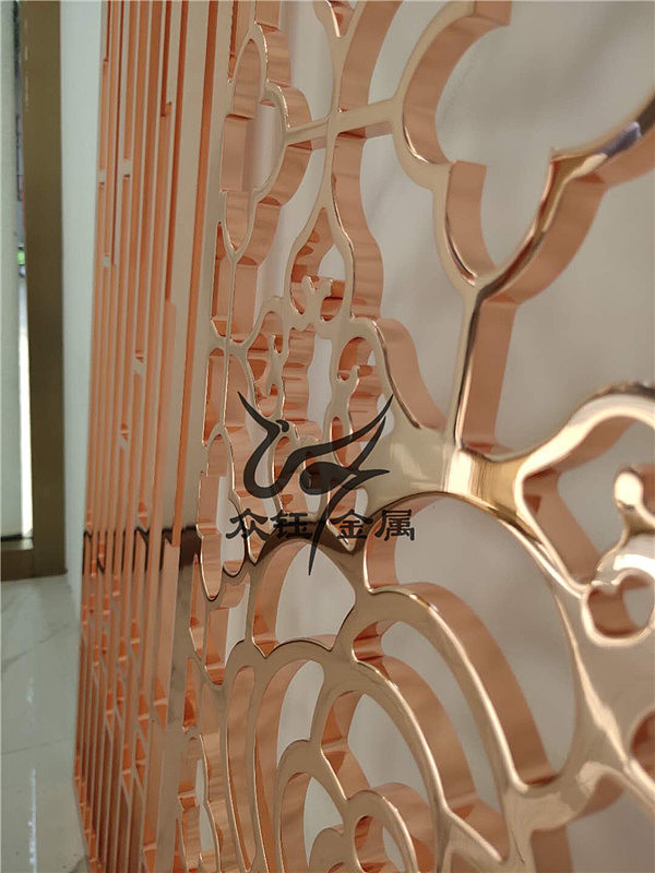 内蒙古酒店玫瑰金铝板雕花屏风铝艺镂空花格屏风