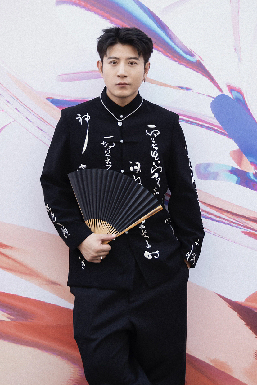 高晓攀📷：me（图ZMzE1NDA3OTA0） - 人像摄影 - 站酷设计师摄影师源原创素材 - 站酷ZCOOL