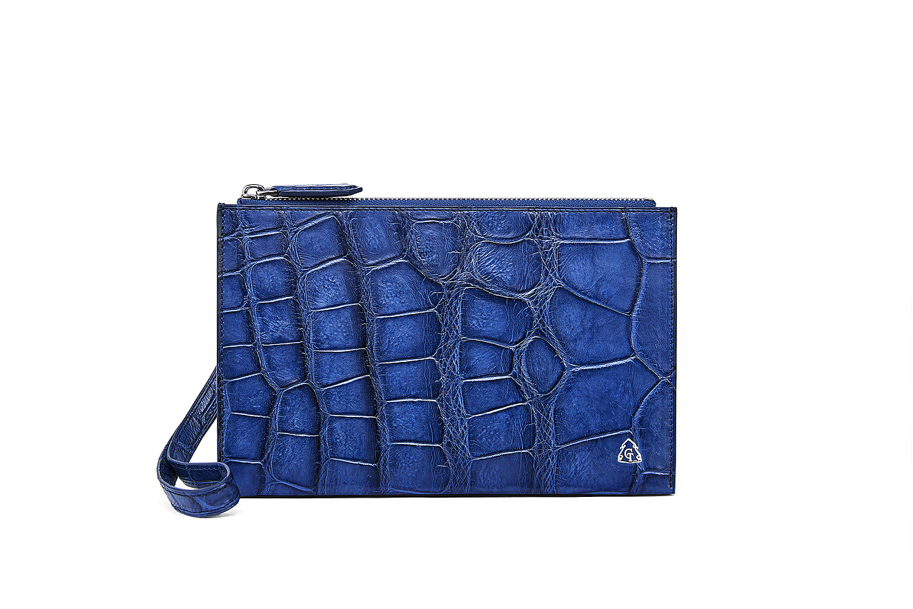 美洲鳄手包信封包白底场景创意形象拍摄精修案例（图ZMTYzMjA4NTI0） - 产品摄影 - 站酷设计师极致映像原创素材 - 站酷ZCOOL