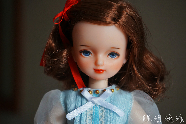 比较复古的妆容,自己也很喜欢