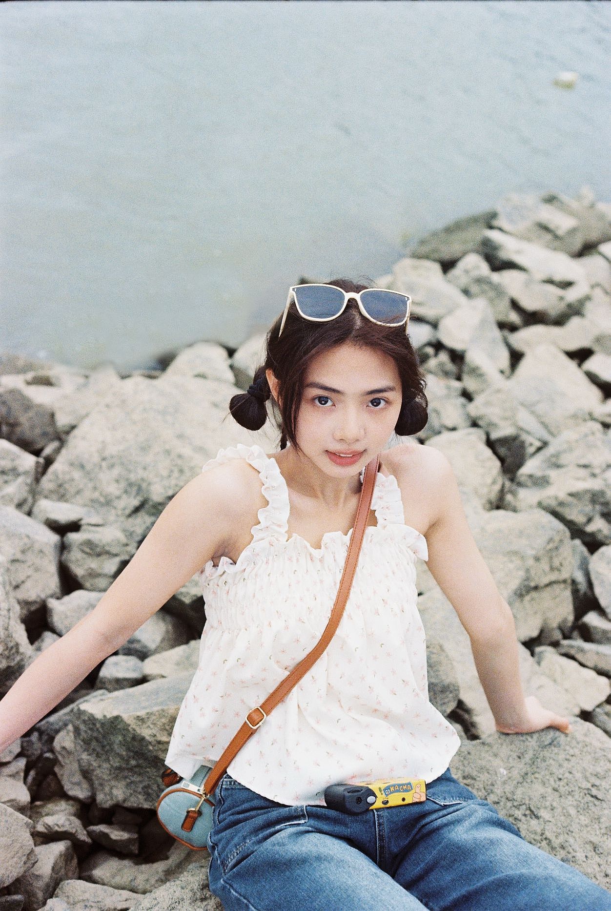 想借你心头的阳光盛进一片浪漫