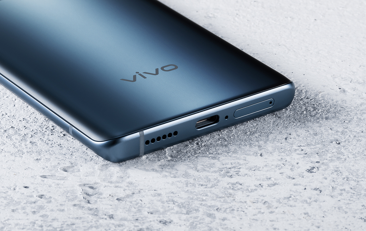 vivo watch实拍场景图合成酒标签手机数码作品信息创作时间2020/12/18