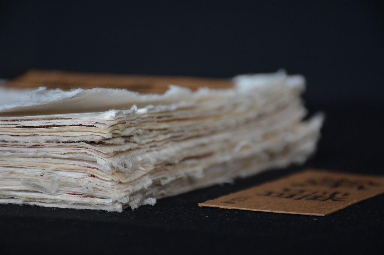 书籍创新设计 《纸谱》