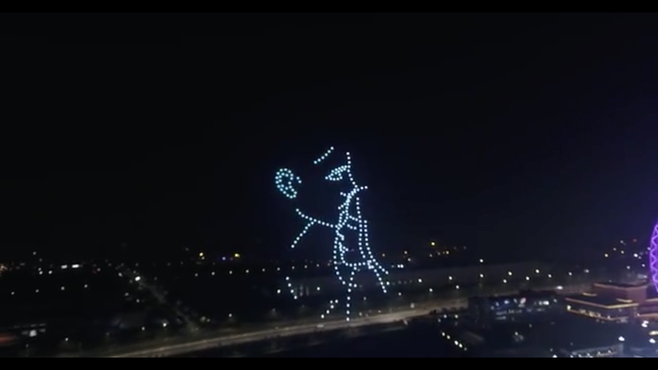 重庆欢乐谷跨年活动200台无人机编队表演