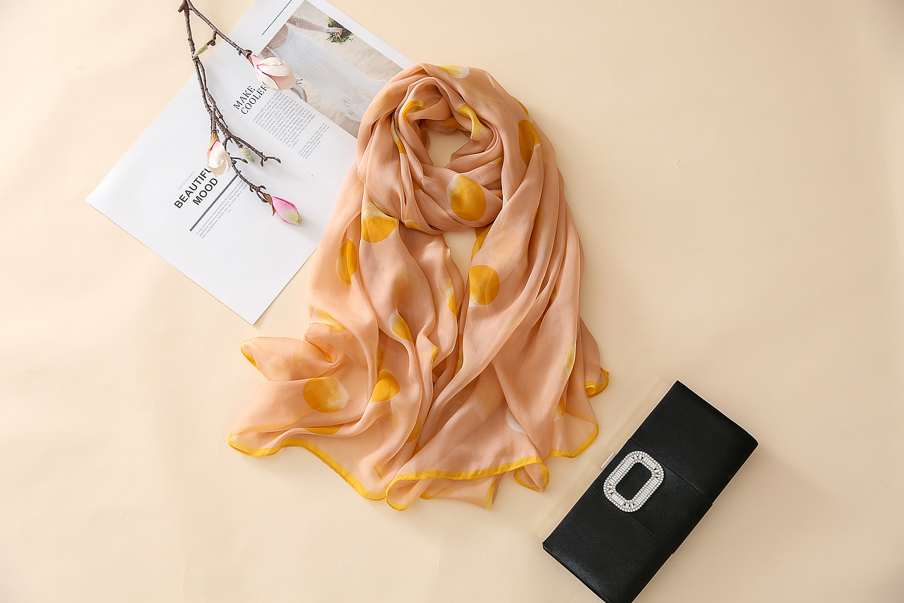 真丝雪纺长丝巾拍摄案例