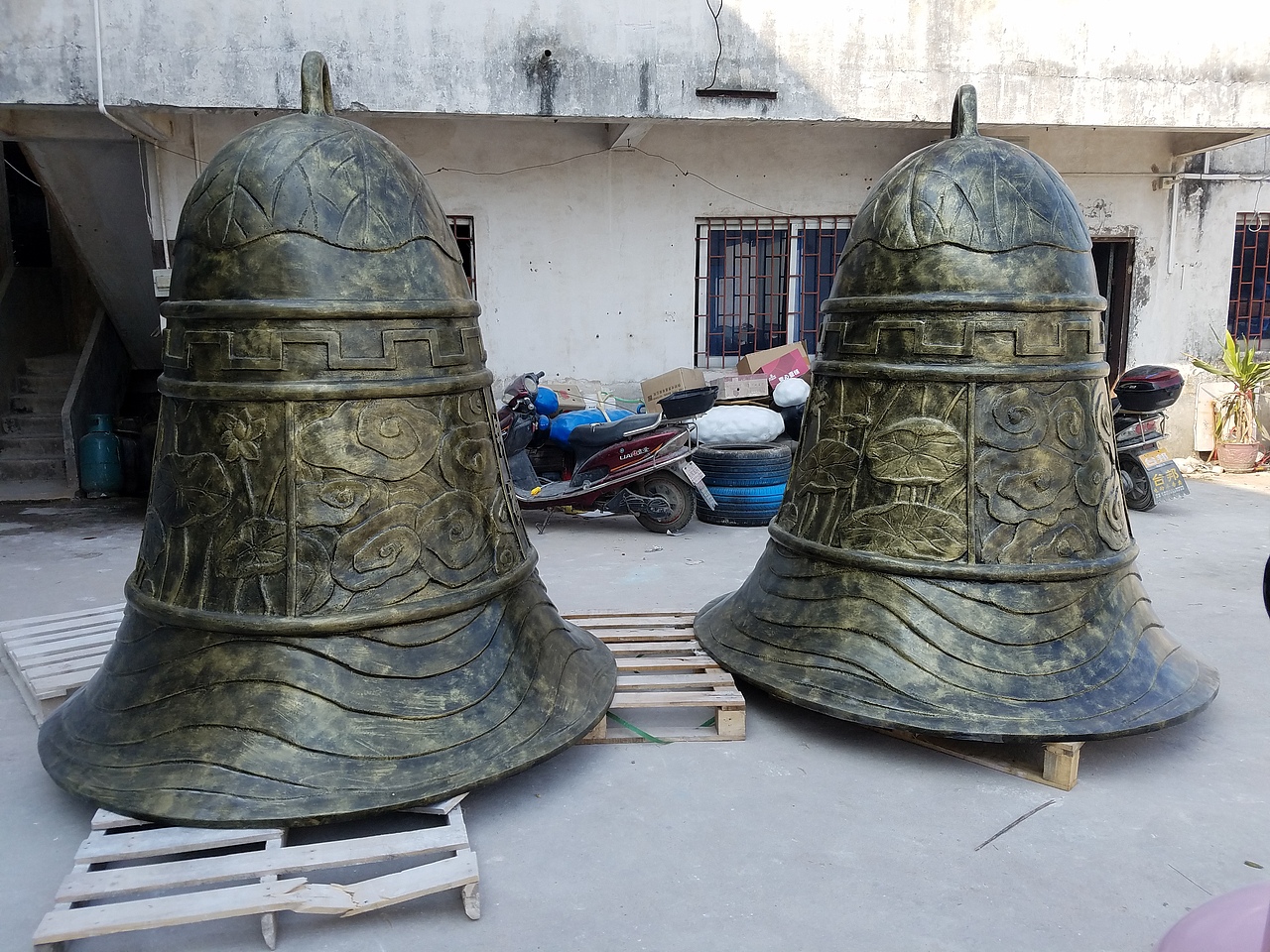 玻璃钢仿古铜警钟长鸣雕塑园林广场禁毒主题雕塑装饰品