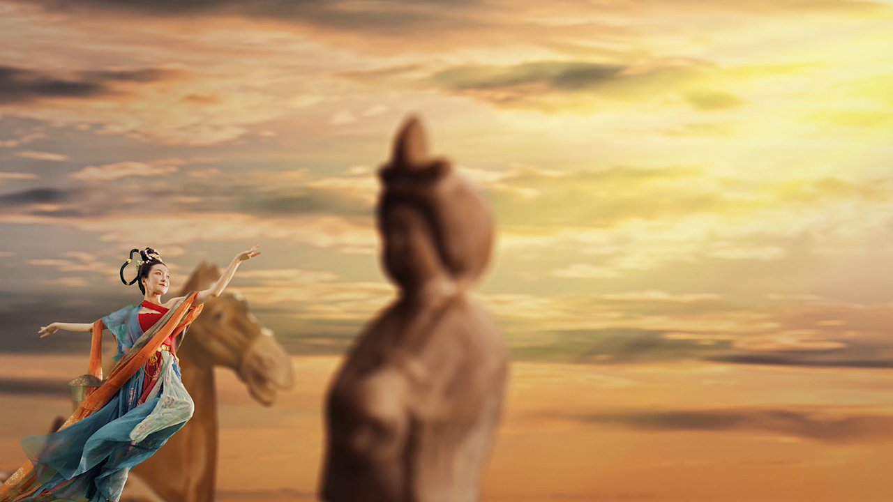 穿过“唐三彩”“陶俑”飞向天界