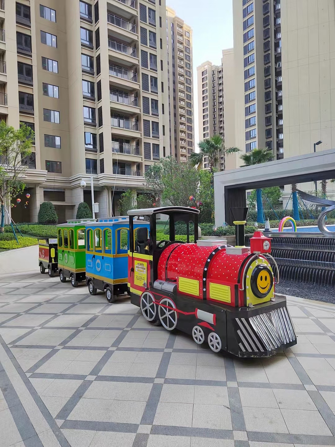 广州惠州出租大型游乐设施电动小火车、VR游戏互动装置（图ZMjk5MDA2MzE2） - 其他工业/产品 - 站酷设计师广东小羊游戏机租原创素材 - 站酷ZCOOL