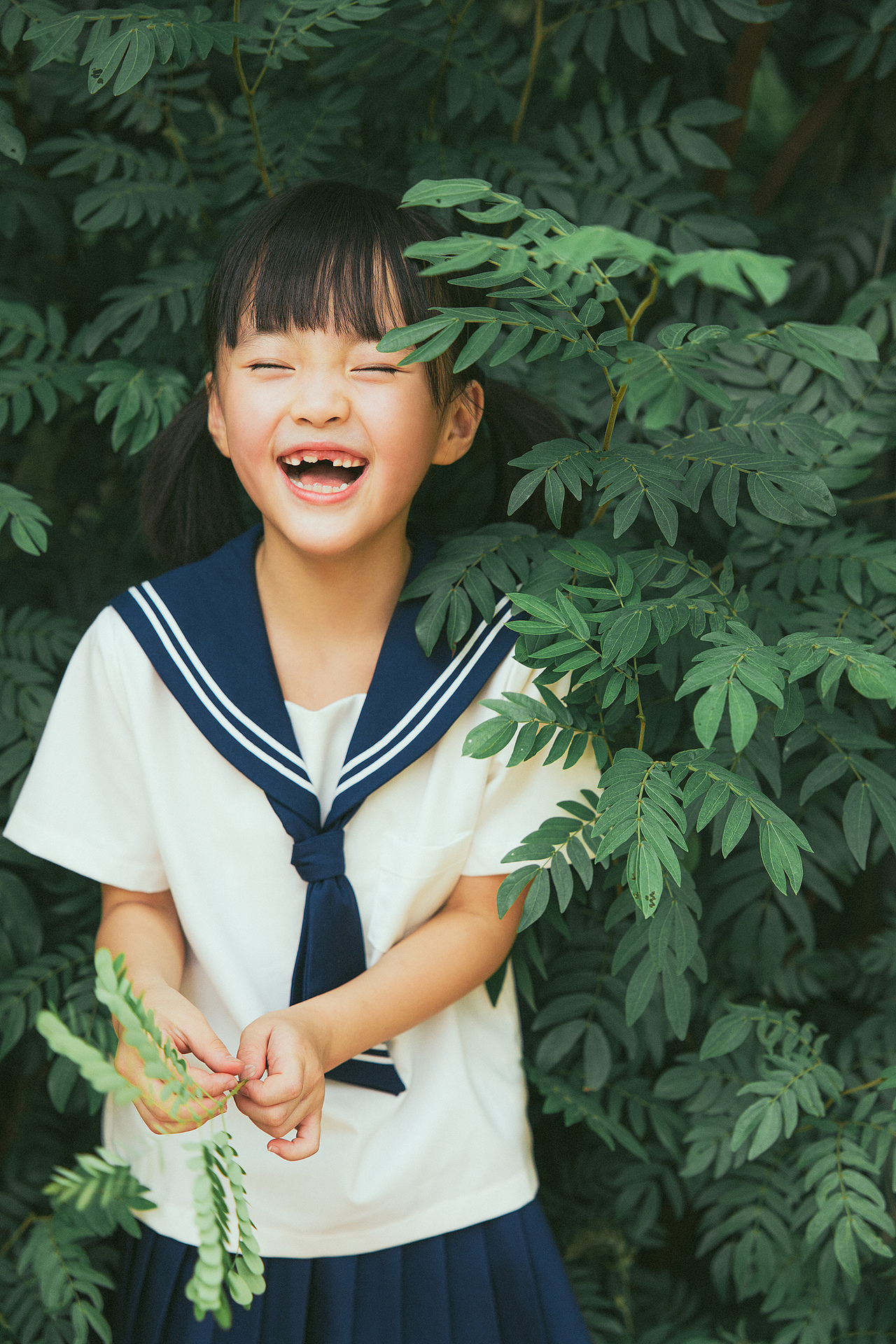 拍照时跳广场舞的怪力女孩（图ZMjE1ODQ5NzYw） - 人像摄影 - 站酷设计师_风瞳_原创素材 - 站酷ZCOOL