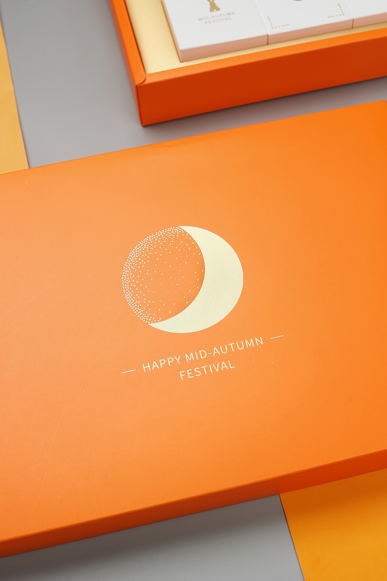 月饼礼盒拍摄 | 爱马仕橙撞高级灰（图ZMzExODg1OTY4） - 产品摄影 - 站酷设计师大酒酒原创素材 - 站酷ZCOOL