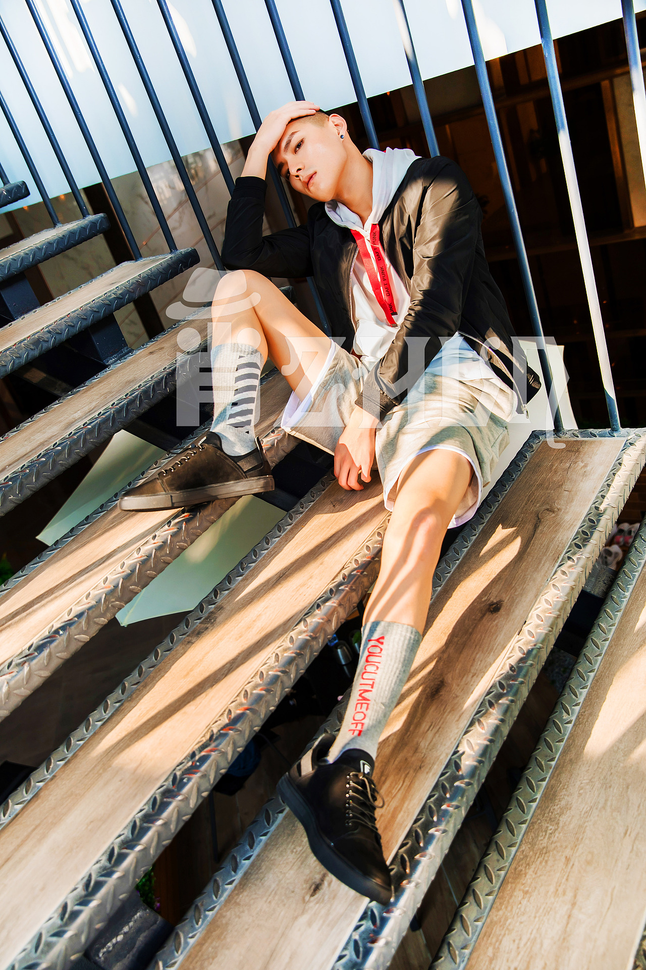 Xiao Zhun photos - 休闲鞋春季拍摄（图ZMTEyMDkzNzky） - 产品摄影 - 站酷设计师肖准原创素材 - 站酷ZCOOL