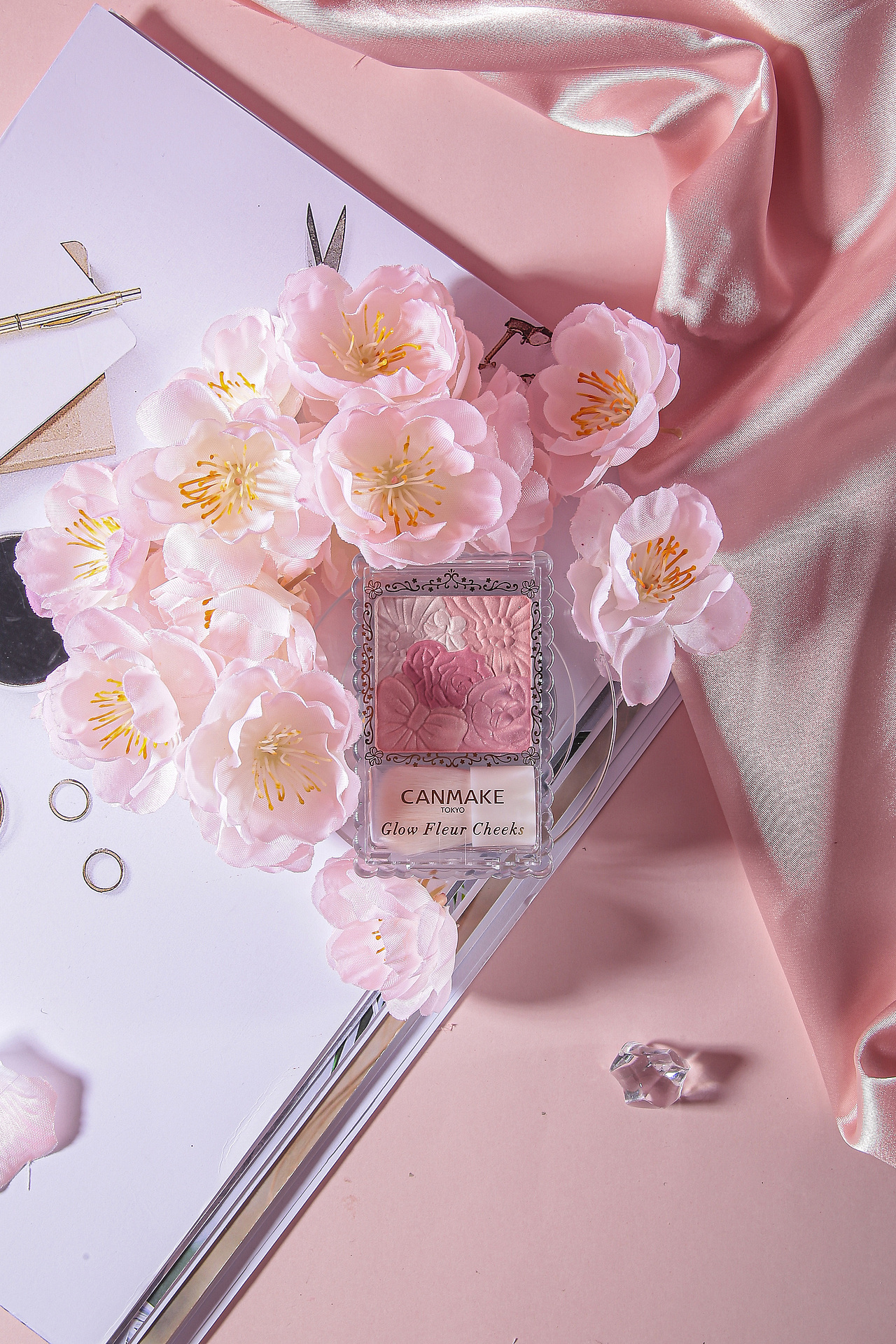 彩妆（花瓣腮红）（图ZMjM0NzkyMzQw） - 产品摄影 - 站酷设计师一两丝原创素材 - 站酷ZCOOL