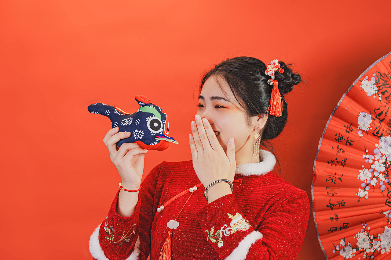 虎年啦-过年气氛-小姐姐很可爱拍几张