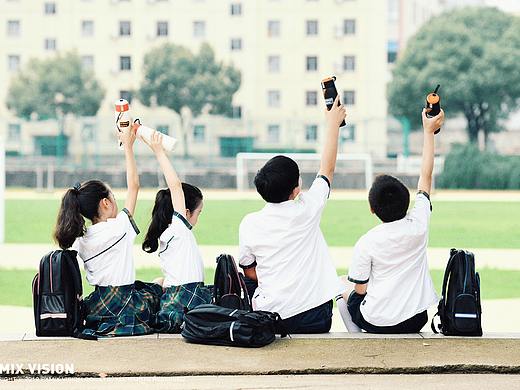 三年二班保温杯 | 飞剑 × 象线视觉