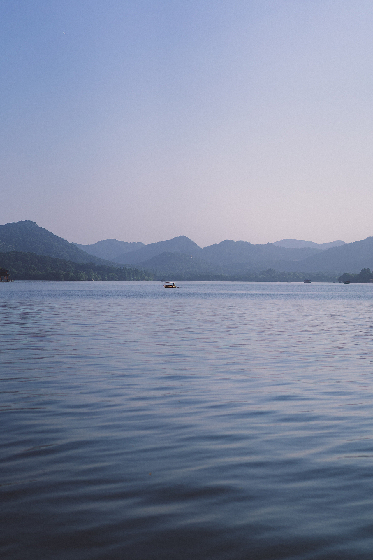 在西湖边看了一场日落