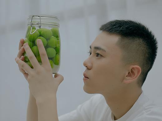 盛夏午后的窗外突然下起雷陣雨--青梅酒（個(gè)人主頁(yè)-ZNDQ3NDk5MDA=） - 人像攝影 - 站酷設(shè)計(jì)師困在slin啊原創(chuàng)素材 - 站酷ZCOOL