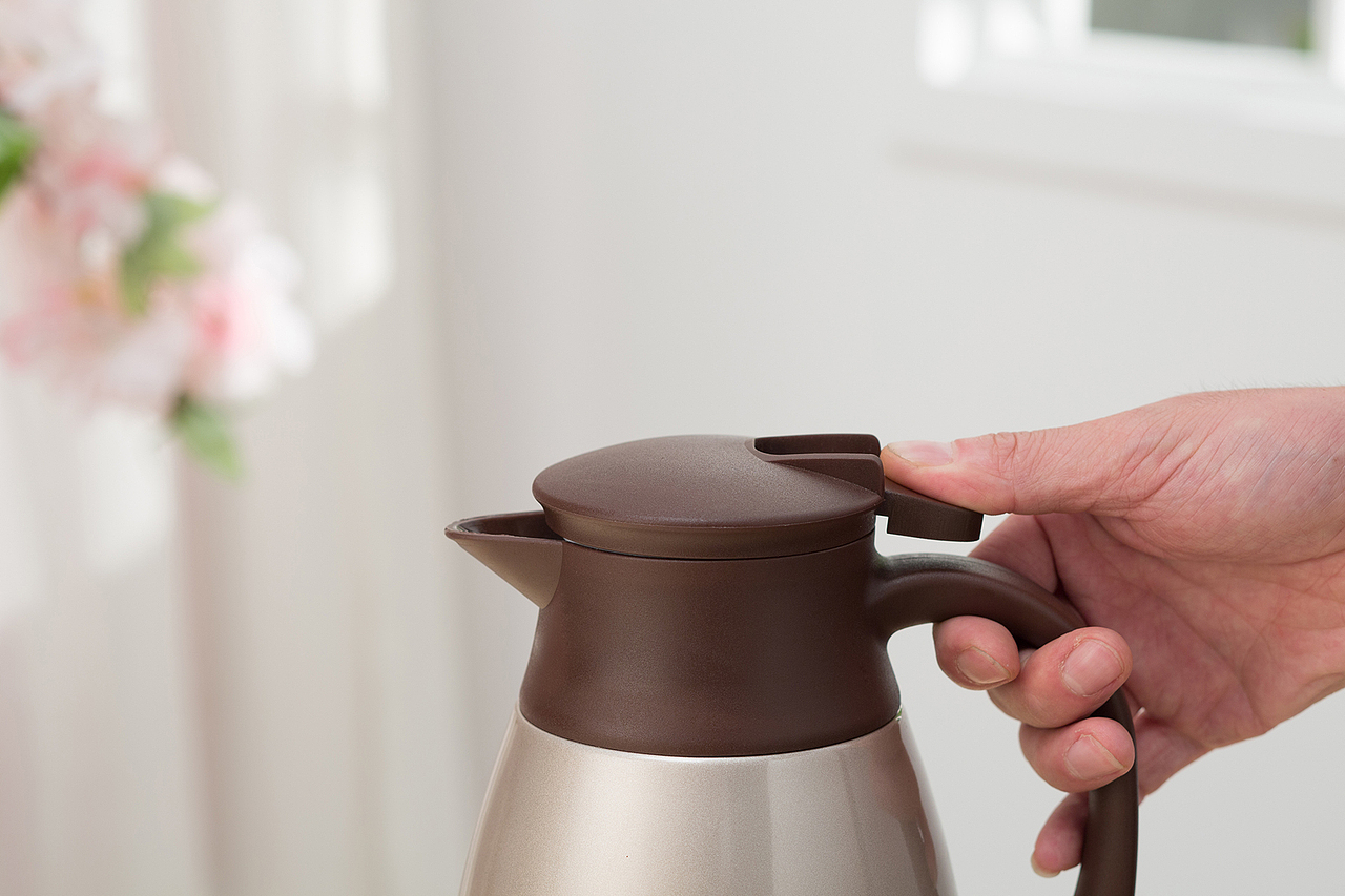 SLK保温壶拍摄（图ZOTMwMjI2NTI=） - 产品摄影 - 站酷设计师聚象影视传媒原创素材 - 站酷ZCOOL