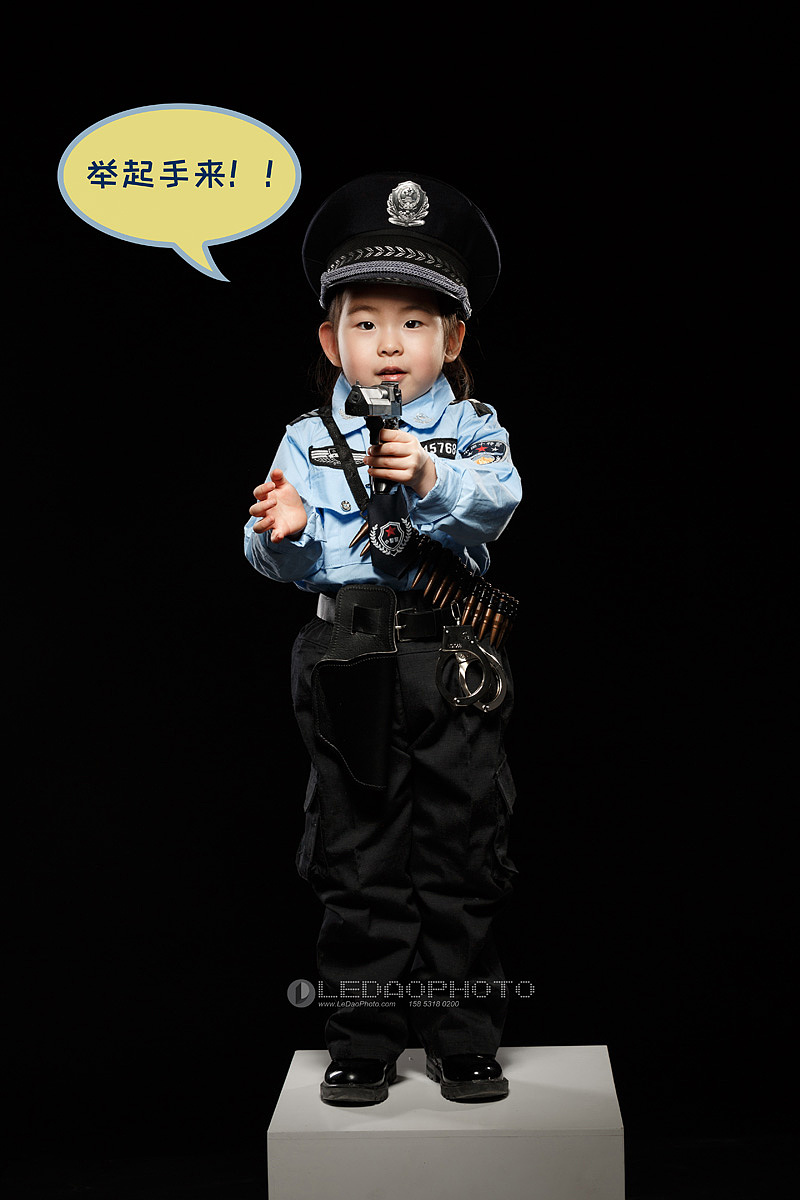 《小警察故事》之室内篇（图ZMTA1MjAwMzQ0） - 人像摄影 - 站酷设计师LeDaoPhoto原创素材 - 站酷ZCOOL