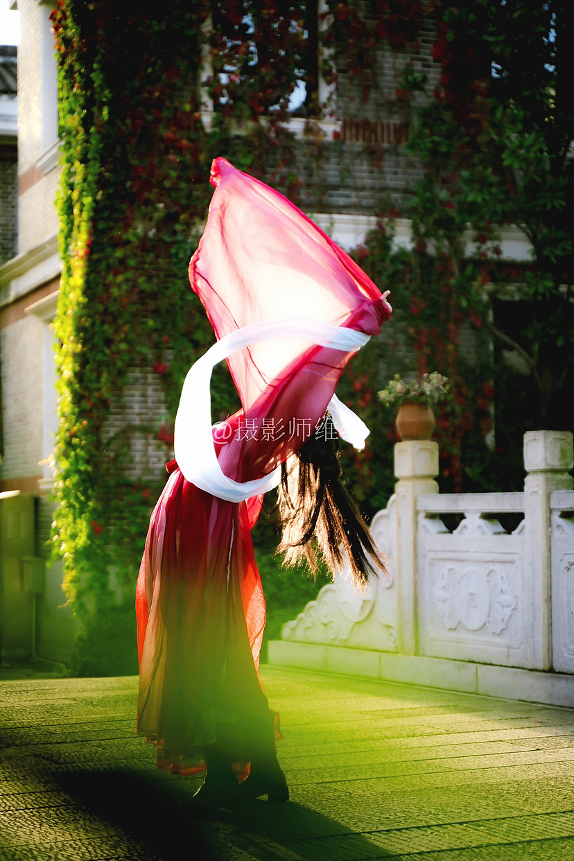 听闻江南有一美人