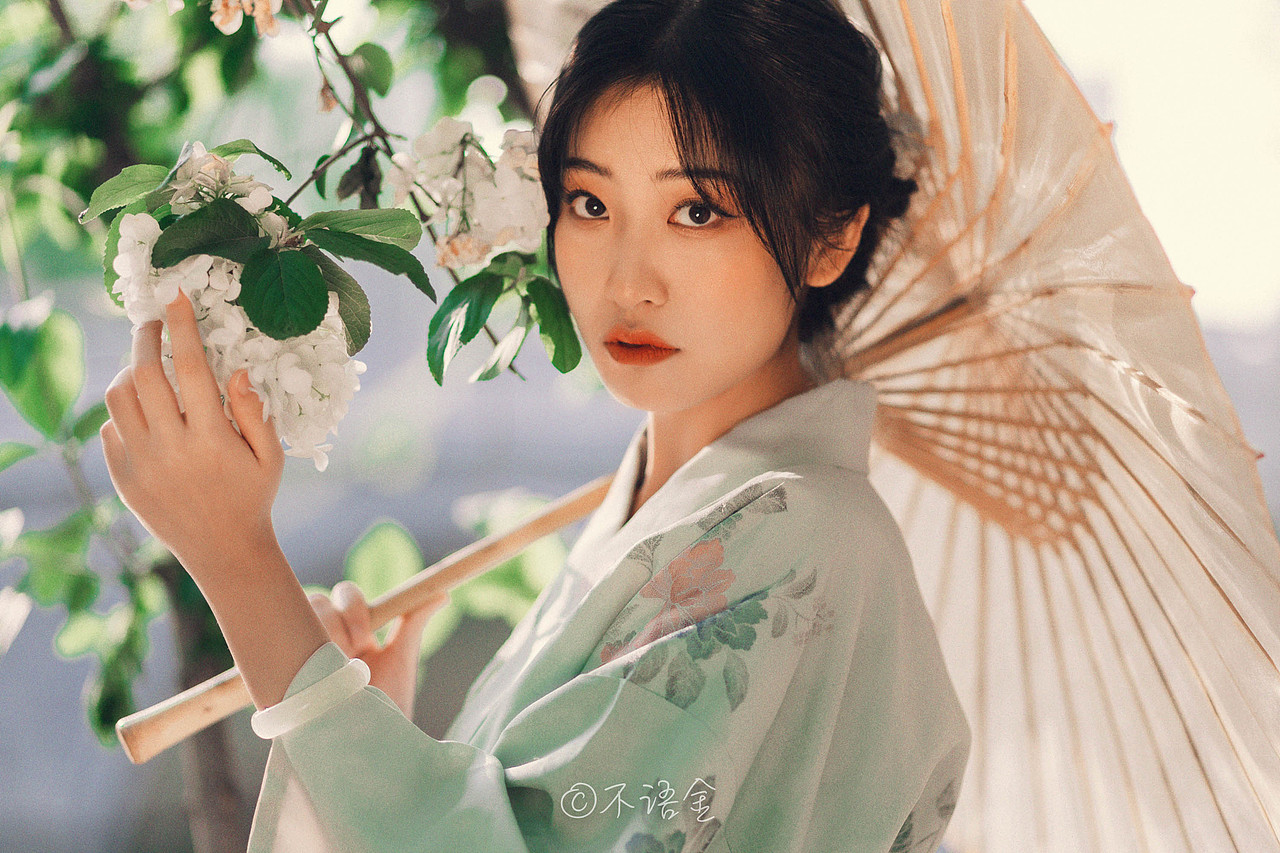 四月的绣球花（图ZMjUxMDA0OTUy） - 人像摄影 - 站酷设计师摄影师不语金原创素材 - 站酷ZCOOL