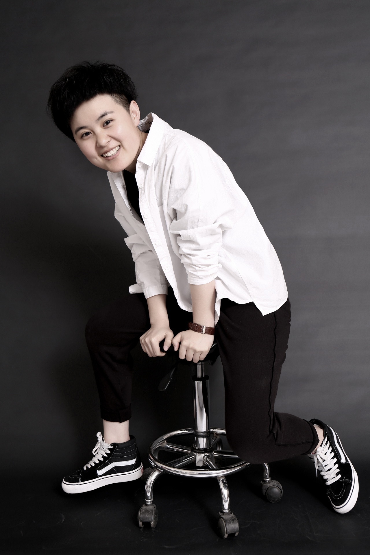 姓名:张一 生日:1995年3月22日 星座:白羊座 文艺