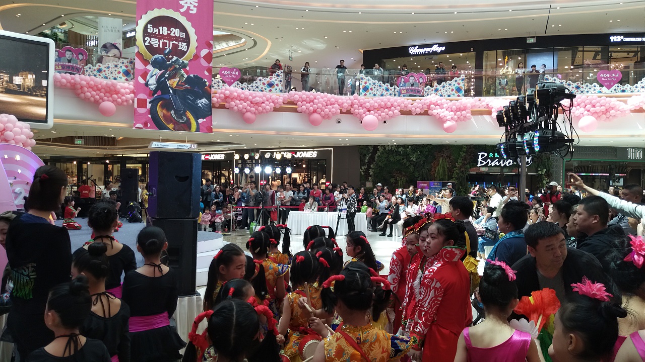 五月蓝天_唱响吾悦B（图ZMTEzNzcxOTgw） - 人文/纪实摄影 - 站酷设计师蓝天艺术学校原创素材 - 站酷ZCOOL