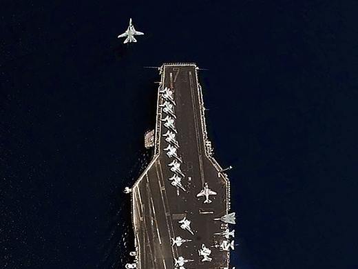 “絕對”創(chuàng)意海報（個人主頁-ZMjgwNzUzMTY=） - 海報 - 站酷設(shè)計師綠藻多多原創(chuàng)素材 - 站酷ZCOOL