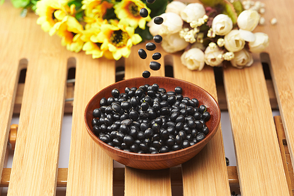 黑色养生食疗 黑芝麻 黑豆 黑米（图ZNDEyOTI2NzI=） - 产品摄影 - 站酷设计师guancaixia尚心原创素材 - 站酷ZCOOL